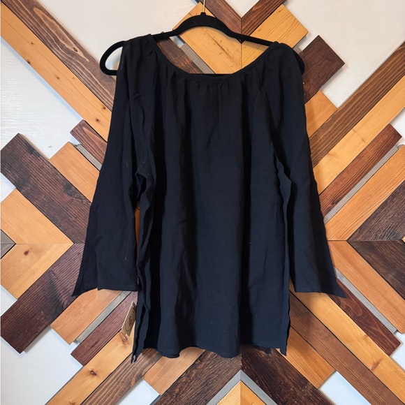 Black Cotton Women's Top - Picture 2 of 6